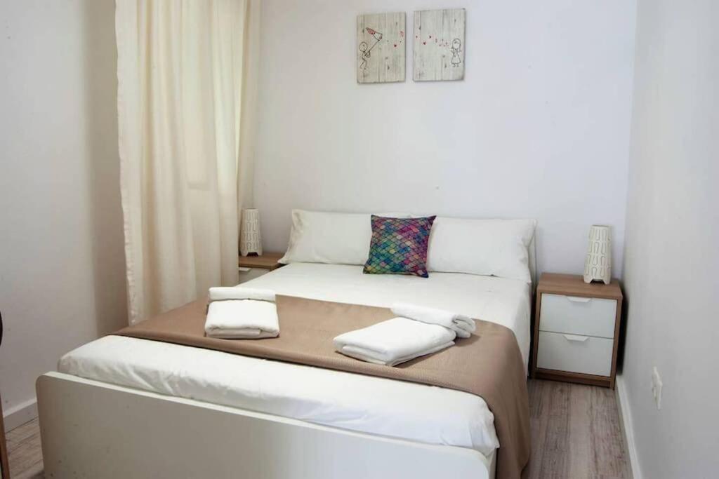 CITY CENTER BIG APARTMENT-FAMILY&FRIENDS-5 Beds Málaga Exterior foto